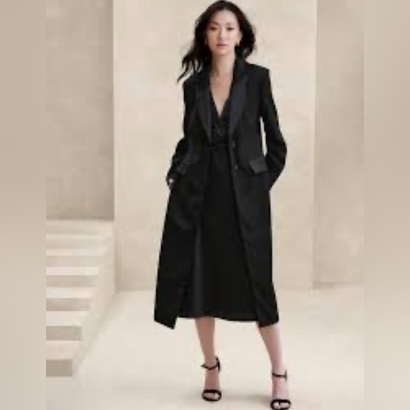Banana Republic Jackets & Blazers - Banana Republic Black tuxedo topcoat
